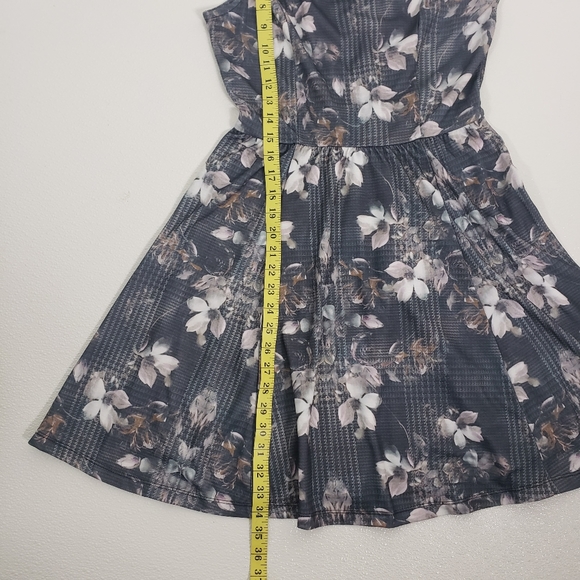 5/$12Jessica Simpson Lace-Up Cutout Back Dress - Picture 9 of 11